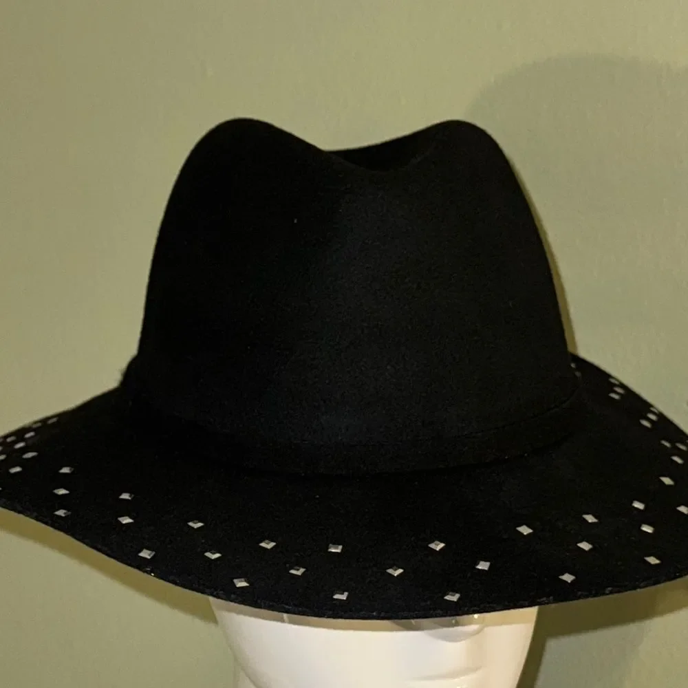 Black Studded wool Women's Hat